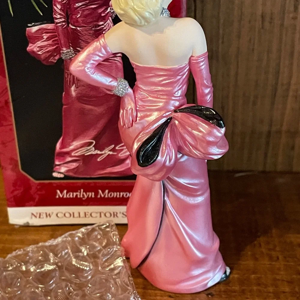 Vintage 1997 Hallmark Keepsake Christmas Ornament Marilyn Monroe MINT IN BOX